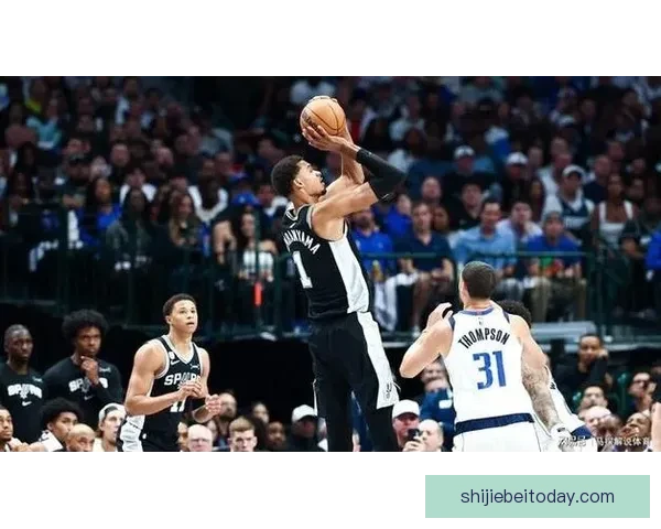 克莱四分钟狂砍十四分直言马刺替补别紧张我们在摆烂